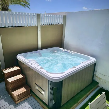 Sukka - Elegant - Community Pool Access فيلة *
