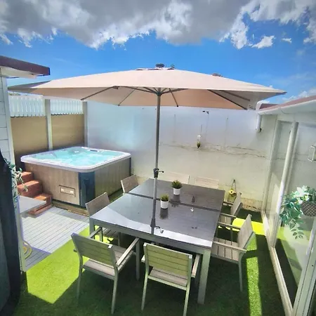 فيلة Sukka - Elegant - Community Pool Access