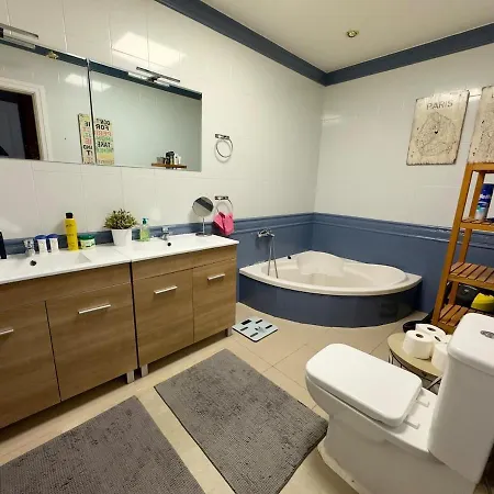 Sukka - Elegant - Community Pool Access تيلدي