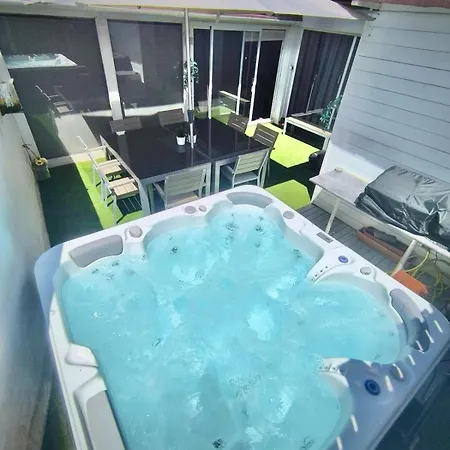 Sukka - Elegant - Community Pool Access فيلة *