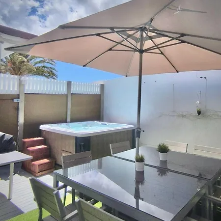 Sukka - Elegant - Community Pool Access *