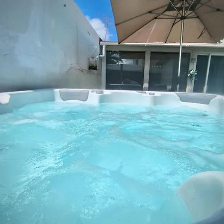 Sukka - Elegant - Community Pool Access Villa Telde